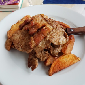 Ciganypecsenye steak burgonyaval (Gypsy roast)